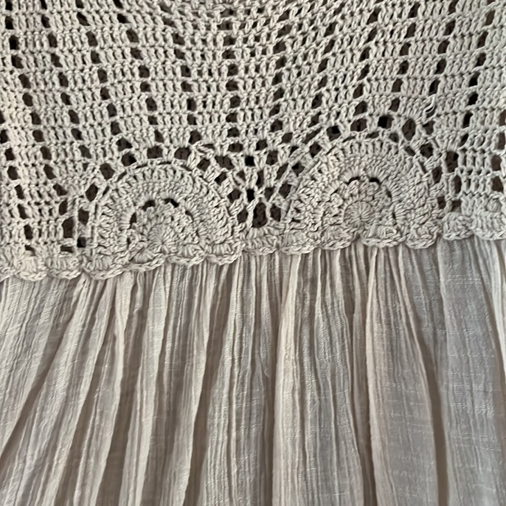 Vintage Adiva Beige Boho Crochet Flutter Sleeve Top Size M - Picture 2 of 10